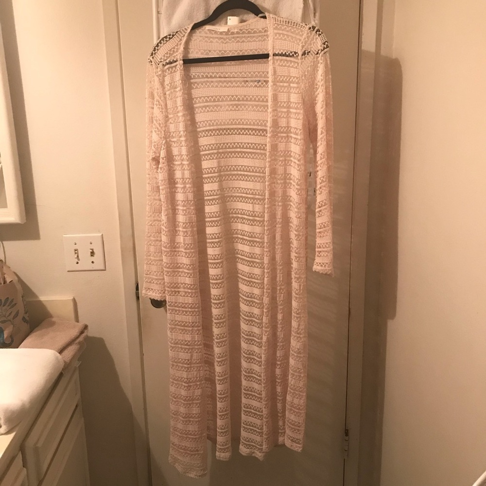 Long sleeved cream colored cardigan!